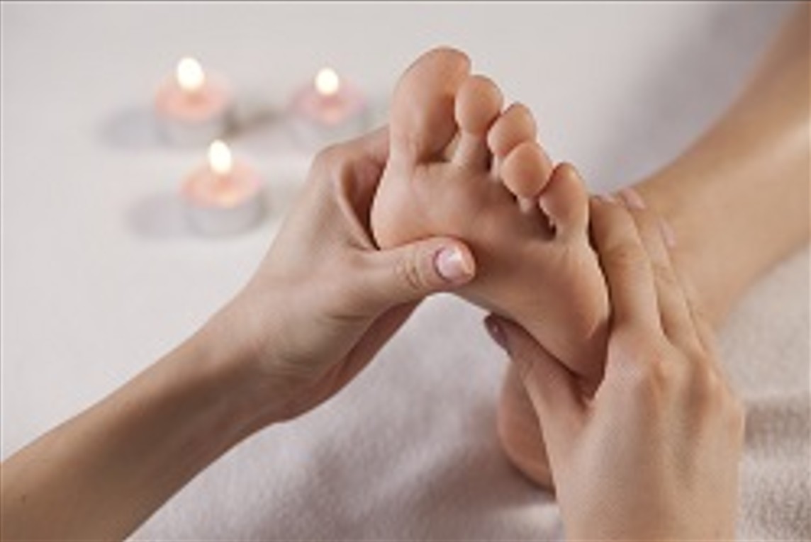 MASSAGE DETENTE DES PIEDS